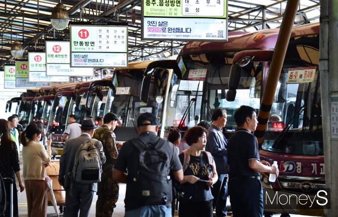 [머니S픽] 출발! 고향 앞으로…명절 귀성전쟁 시작되다