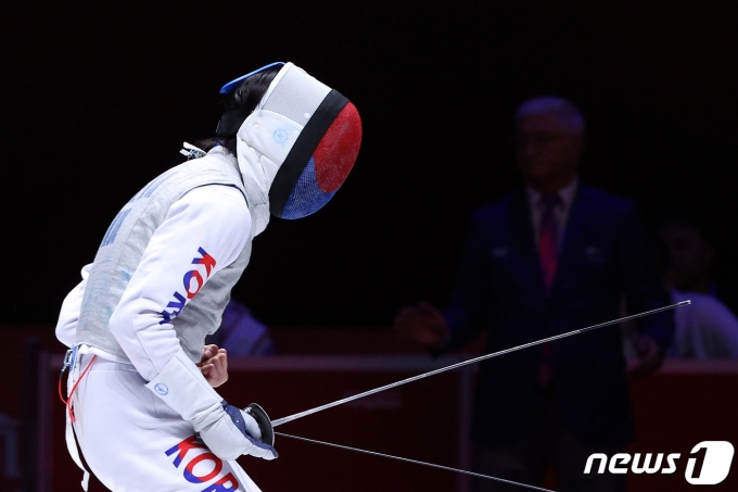 [사진] 이광현 '주먹 불끈'