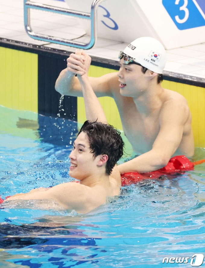 [사진] 황선우, 남자 자유형 200m서 금메달…이호준은 동메달