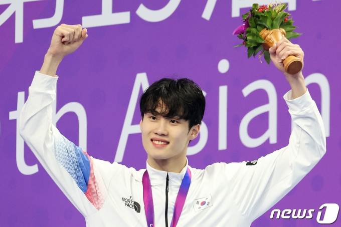 [사진] 황선우 '기분 최고!'