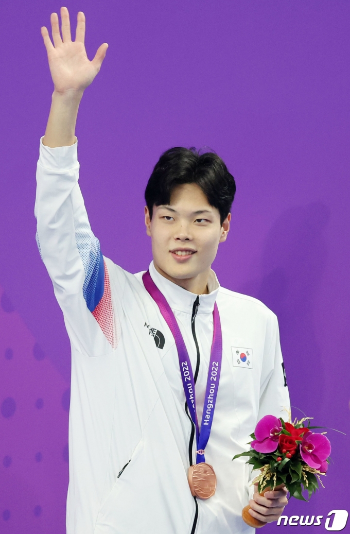 [사진] 동메달 목에 건 이호준