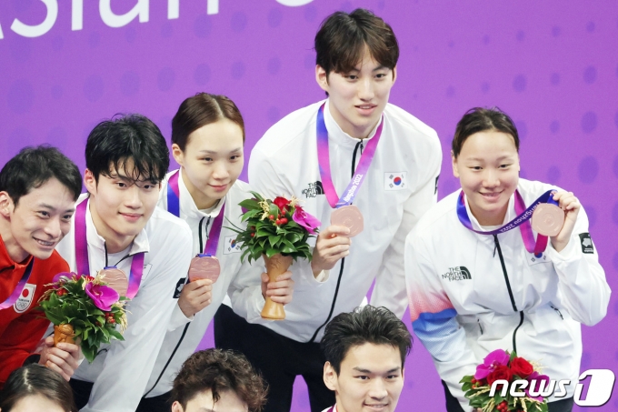 [사진] 대한민국, 혼성 혼계영 400ｍ서 동메달