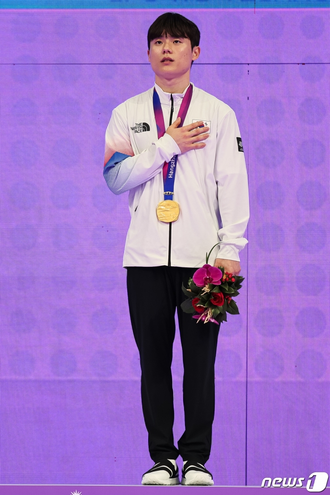 [사진] 항저우아시안게임 체조 첫 금메달 안긴 김한솔