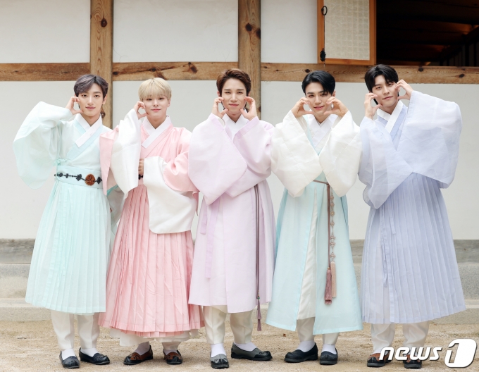 아이돌 그룹 배너 / 뉴스1 ⓒ News1 김진환 기자