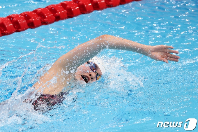 [사진] 자유형 800m 역영하는 한다경