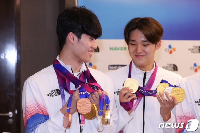 [사진] 황선우·김우민 '메달왕'