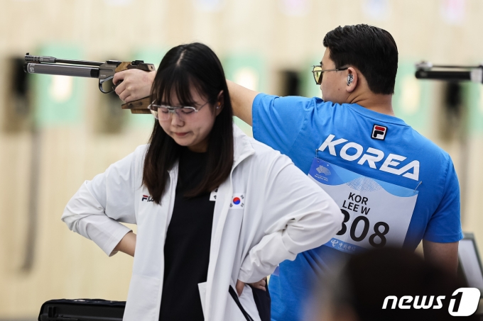 [사진] 집중하는 이원호, 호흡 가다듬는 김보미