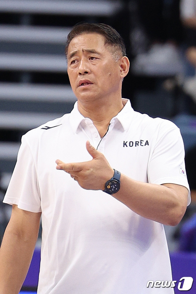 [사진] 추일승 감독 '답답한 경기'