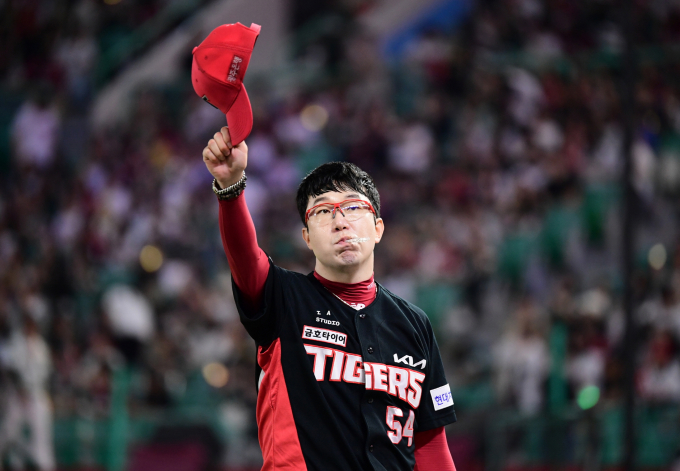 양현종이 9시즌 연속 150이닝 이상 투구라는 대기록을 세웠다. /사진=KIA 타이거즈(뉴시스)