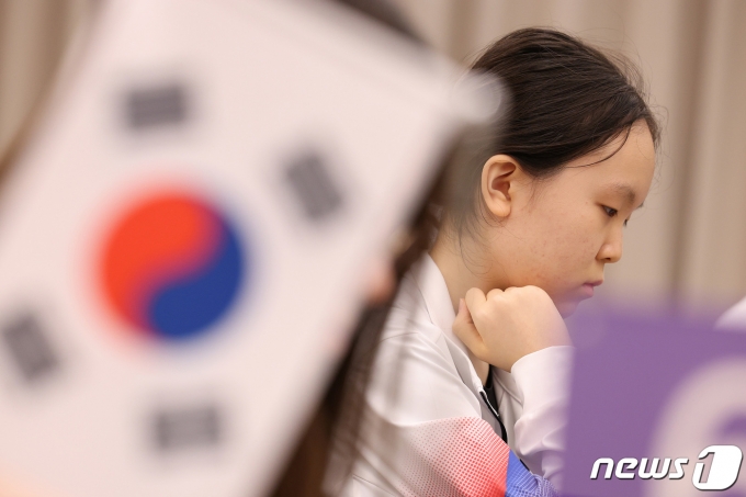 [사진] 생각 잠긴 AG 최연소 김사랑