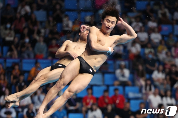 [사진] 우하람·이재경 '환상 듀오'