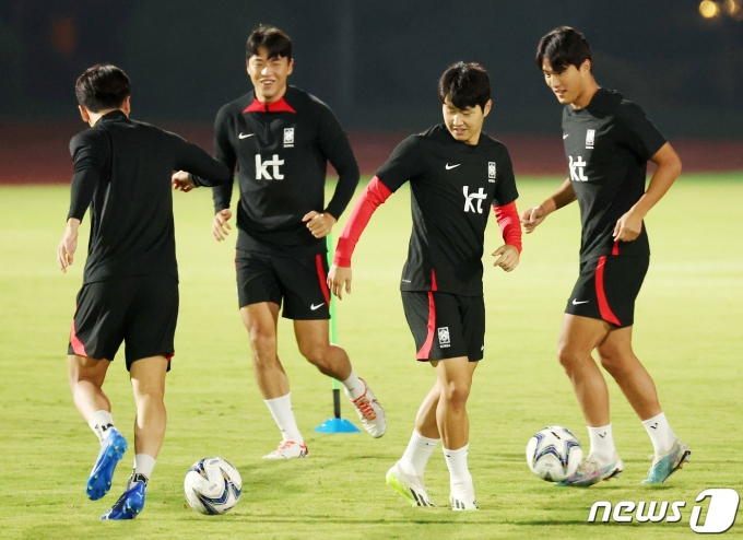 [사진] 中과 8강전 앞둔 축구 대표팀