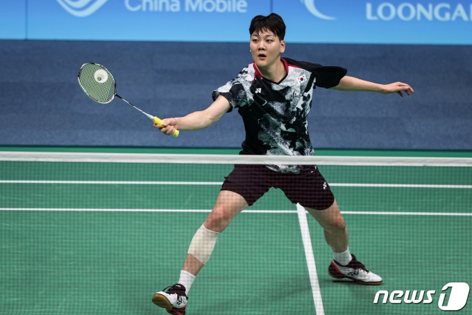 [사진] 이윤규 '침착하게'