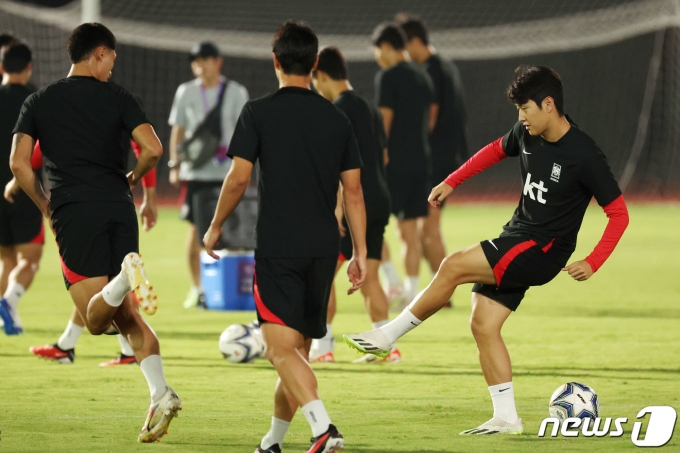 [사진] 이강인 '즐거운 훈련'