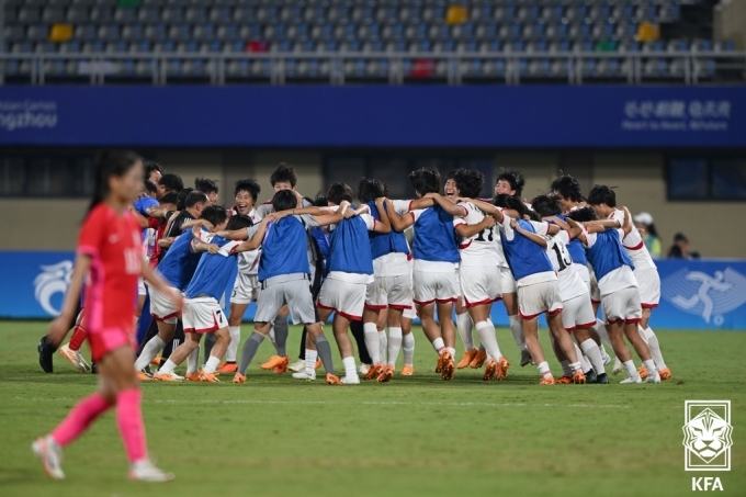 [사진] 여자축구 8강전, 북한에 4-1 패배