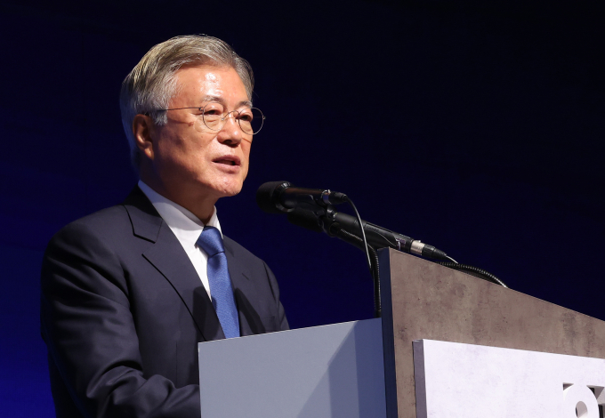 문재인 전 대통령이 지난달 19일 오후 서울 영등포구 63빌딩에서 열린 9·19 평양공동선언 5주년 기념식에서 인사말을 하고 있다./사진=뉴시스