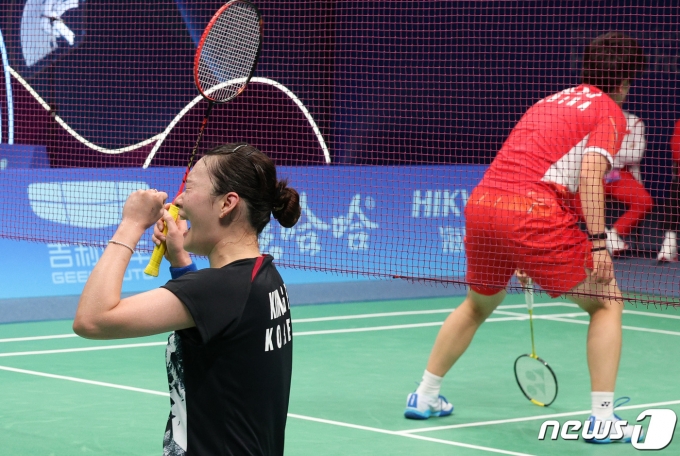 [사진] '女배드민턴 단체 金' 환호하는 김가은