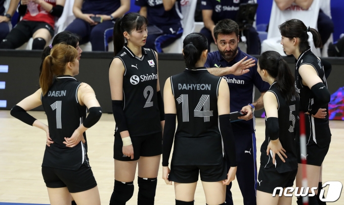 첫 판부터 패한 한국 여자 배구대표팀.. 2023.7.2/뉴스1 ⓒ News1 이동해 기자