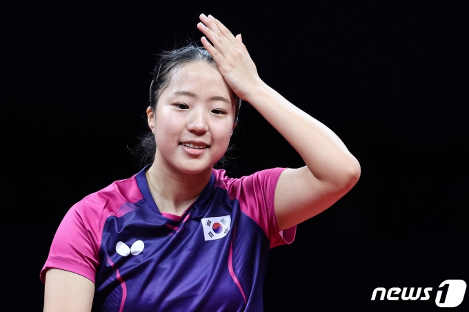 [사진] 신유빈 '아쉬운 결과'