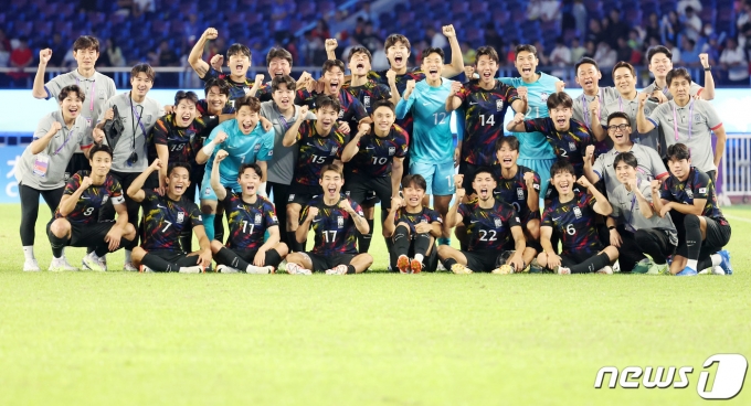 [사진] 중국 상대로 2대0 승리 거둔 대한민국 축구