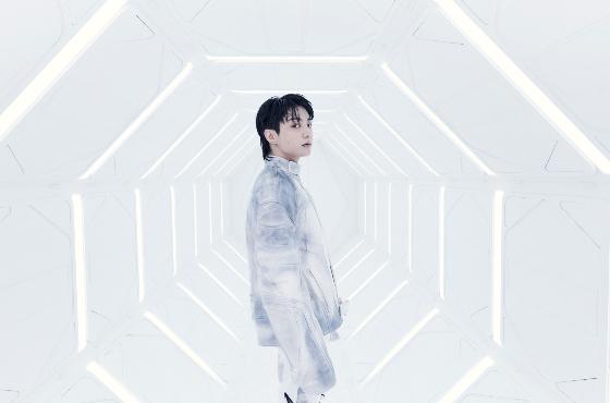 글로벌 아이돌 그룹 '방탄소년단'(BTS) 멤버 정국이 지난 7월 발매한 첫 번째 공식 솔로 싱글 '세븐(Seven)(feat. Latto)'에 이어  두 번째 싱글 '3D(feat. Jack Harlow)'로도 세계적인 인기몰이 중이다./사진제공=빅히트뮤직