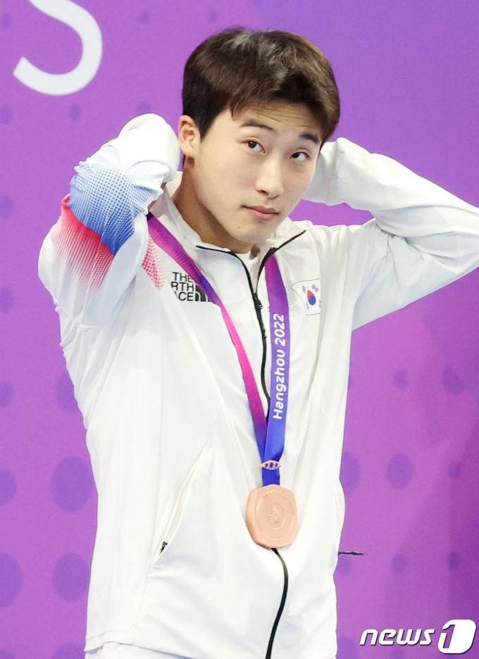 [사진] 동메달 목에 건 우하람
