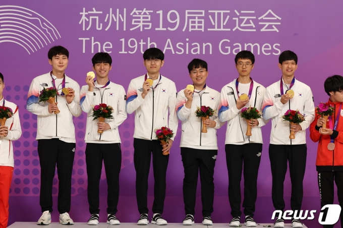 [사진] 중국 누르고 금메달 획득한 남자 바둑 대표팀