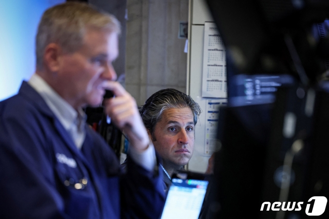 NYSE 트레이더들. ⓒ 로이터=뉴스1