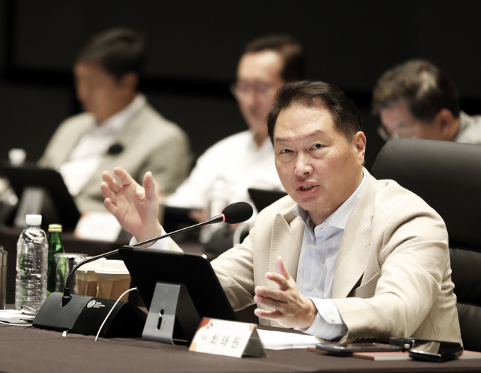 한국 경제가 모두가 부러워하는 선진국 반열에 올랐다. 사진은 현장 경영에 나선 최태원 SK그룹 회장. /사진=SK그룹