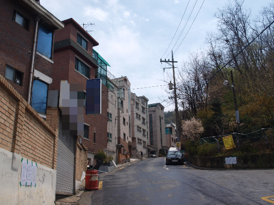 8일 국회 국토교통위원회 소속 홍기원 의원(더불어민주당·경기 평택시갑)이 국토교통부 자료를 분석한 결과 2020~2023년 6월  무허가·무신고 건축, 대수선, 용도변경 등 현행 건축법을 위반한 불법 건축물이 18만5608건에 달하는 것으로 드러났다. 대부분을 차지한 것은 무허가·미신고 건축물로 15만8557건(85.4%)으로 집계됐다. 사진은 기사의 내용과 무관한. /사진=머니투데이
