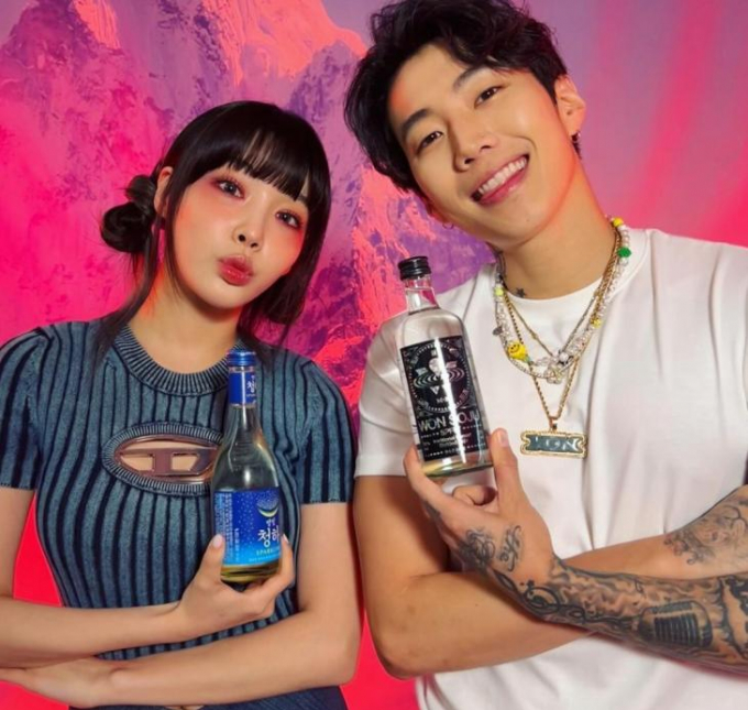 가수 박재범이 소속사 식구가 된 청하를 반겼다. /사진=박재범 인스타그램