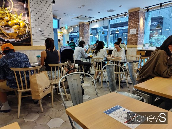 일본서 히트 키워드 된 '한국풍'… 편의점에서 길거리까지 나온 K푸드