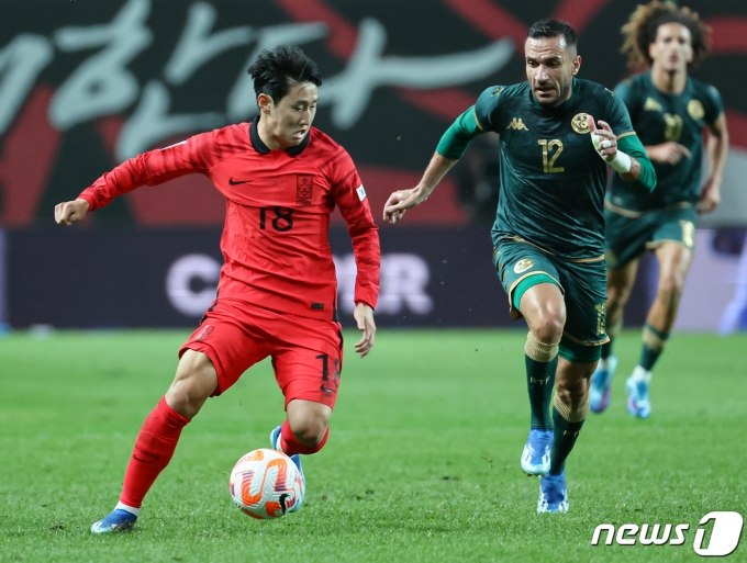 이강인이 13일 오후 서울 마포구 상암동 서울월드컵경기장에서 열린 축구 국가대표 평가전 대한민국과 튀니지의 경기에서 공격을 하고 있다. 2023.10.13/뉴스1 ⓒ News1 김도우 기자