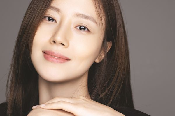 배우 문채원이 위생 관련 악성 루머 유포자를 추가 고소했다. /사진=아이오케이컴퍼니 제공