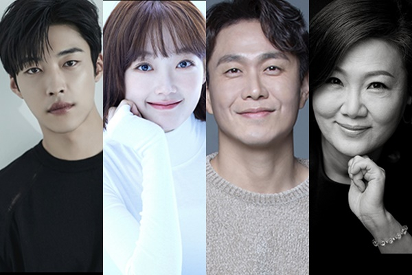 넷플릭스 오리지널 시리즈 'Mr.플랑크톤' 촬영 현장에서 쓰레기를 무단 투기했다는 소식이 전해졌다.사진은 Mr. 플랑크톤에 출연하는 배우 우도환, 이유미, 오정세, 김해숙(왼쪽부터).  /사진=넷플릭스 제공