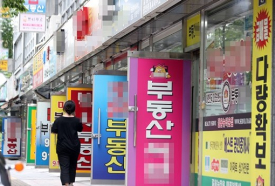 온라인 부동산 허위매물로 과태료 등 행정 조치된 매물은 1만879건으로 신고 접수 대비 27% 수준으로 나타났다. /사진=뉴스1
