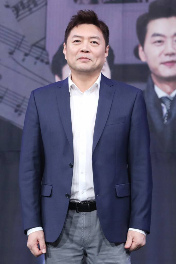 힙합 1세대 업타운이 2010년 앨범을 발매한 이후 13년만에 돌아온다. 사진은 프로듀서 정연준이 지난 2018년 8월17일 오후 서울 마포구 상암MBC에서 열린 예능프로그램 '내 인생의 노래 SONG ONE' 제작발표회에서 포즈를 취하고 있다./사진=머니투데이