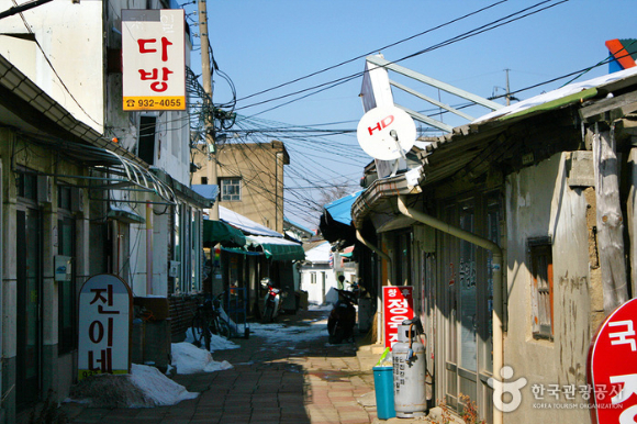 향수를 불러일으키는 골목이 매력적인 교동도. /사진=한국관광공사