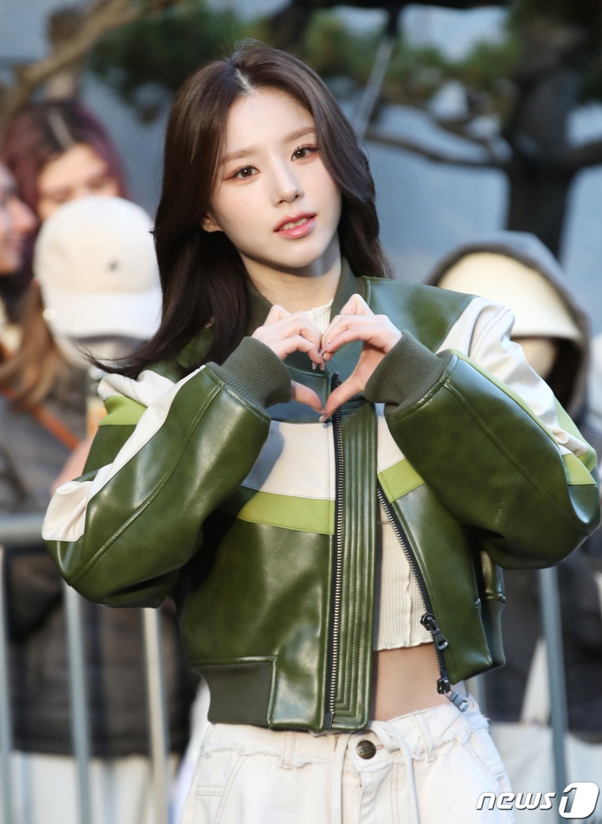 [사진] 아르테미스 희진, 하트 요정
