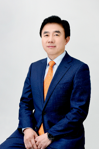 전영묵 삼성생명 대표가 삼성화재와 공동으로 펫보험 자회사를 설립할 계획이라고 밝혔다./사진=삼성생명