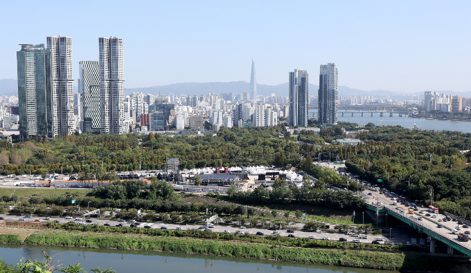 서울 성동구 응봉산에서 바라본 성수동 삼표레미콘 부지. /사진=뉴스1