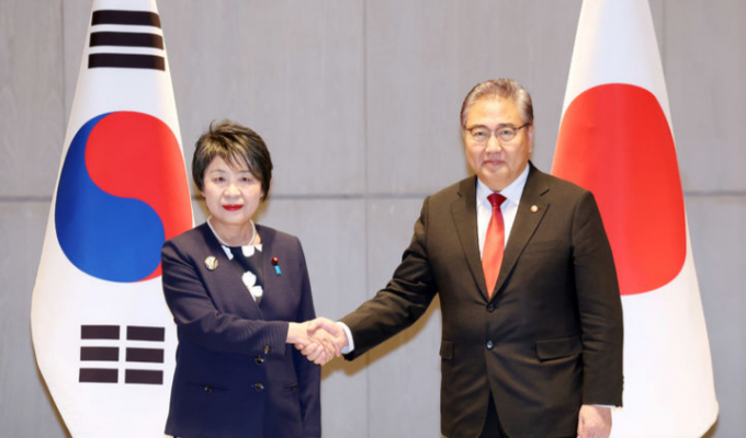 한국과 일본 정부가 외교장관 회담을 진행했다. 사진은 26일 부산 해운대구 시그니엘 부산에서 회담을 갖는 박진(오른쪽) 외교부 장관과 가미카와 요코 일본 외무상. /사진=뉴시스(공동취재사진) 
