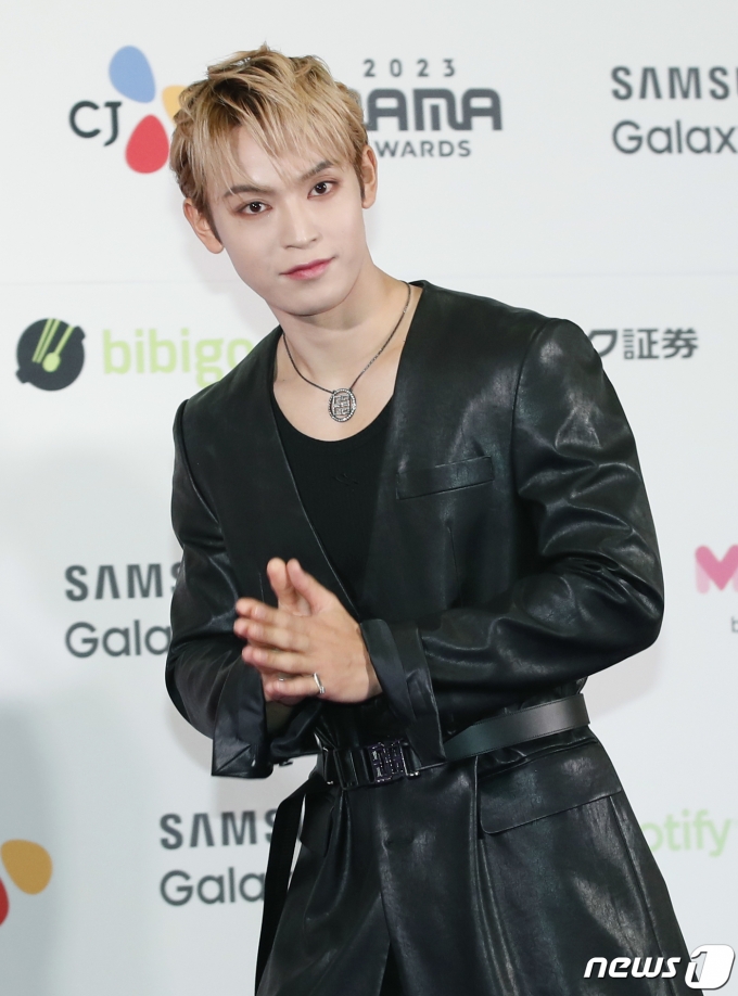 [사진] JO1 요나시로 쇼, 달콤한 눈맞춤