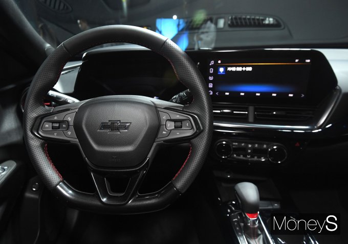 GM 한국사업장 트랙스 크로스오버, 기아 쏘울 EV, 포르쉐 911에서 SW 오류가 발견돼 리콜 된다. 사진은 트랙스 크로스오버 실내. /사진=장동규 기자