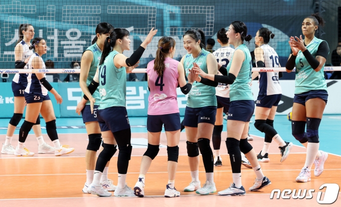 [사진] GS칼텍스, IBK기업은행 상대 3대1 역전승