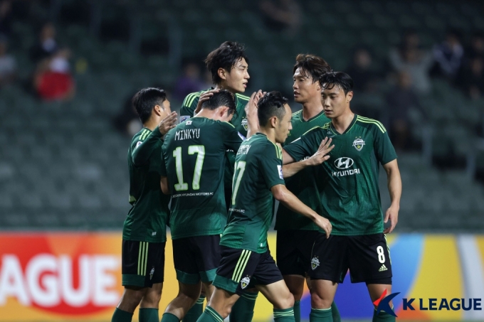 [사진] 전북, 키치에 2-1 진땀승