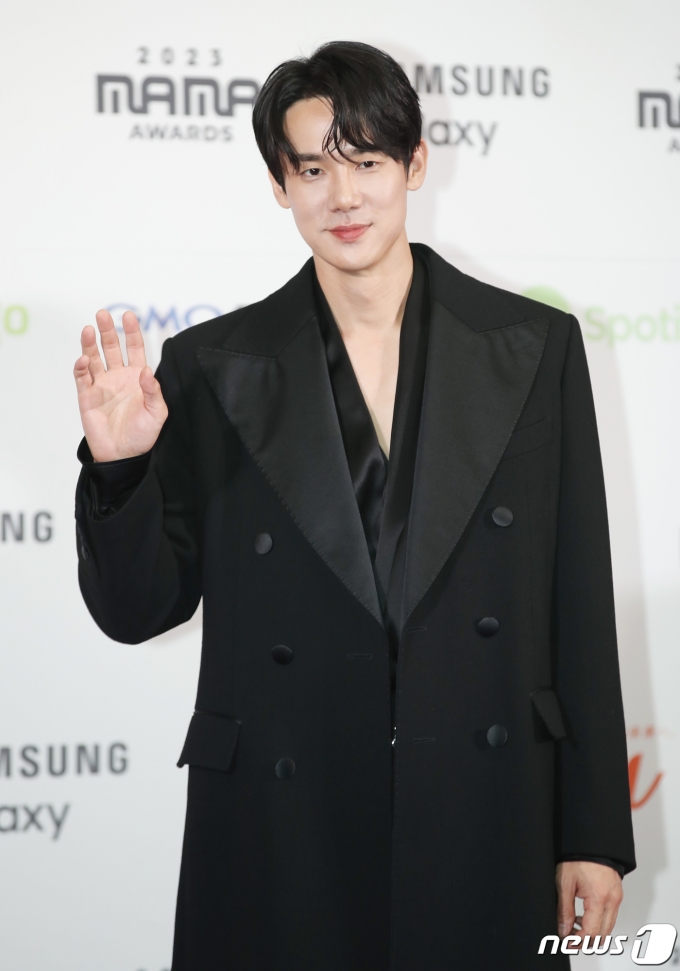 [사진] 유연석, 어깨깡패