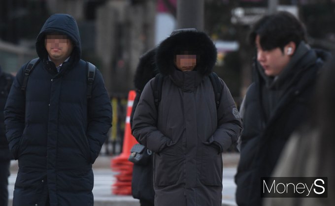 [머니S포토] '어제보다 더 추워요'