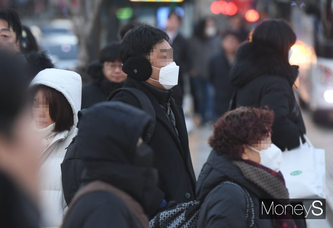 [머니S포토] '출근길 한파 절정'