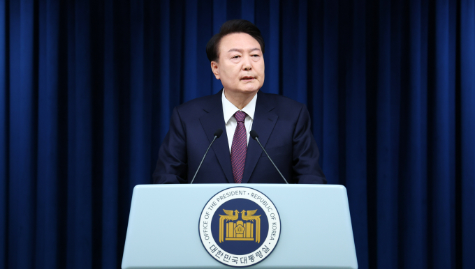 윤석열 대통령이 공개 일정을 멈추고 정국 구상에 들어갔다. 사진은 윤 대통령 지난 29일 서울 용산 대통령실 청사에서 부산엑스포 유치 실패 관련 대국민 담화를 하고 있는 모습. /사진=뉴시스